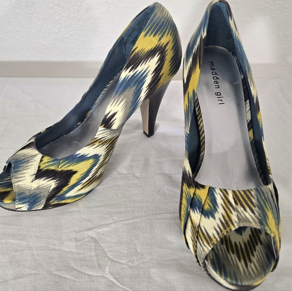 MADDEN GIRL Kaboby Women’s Peep Toe Heels Blue/Gray/Brown/White/Yellow, size 9